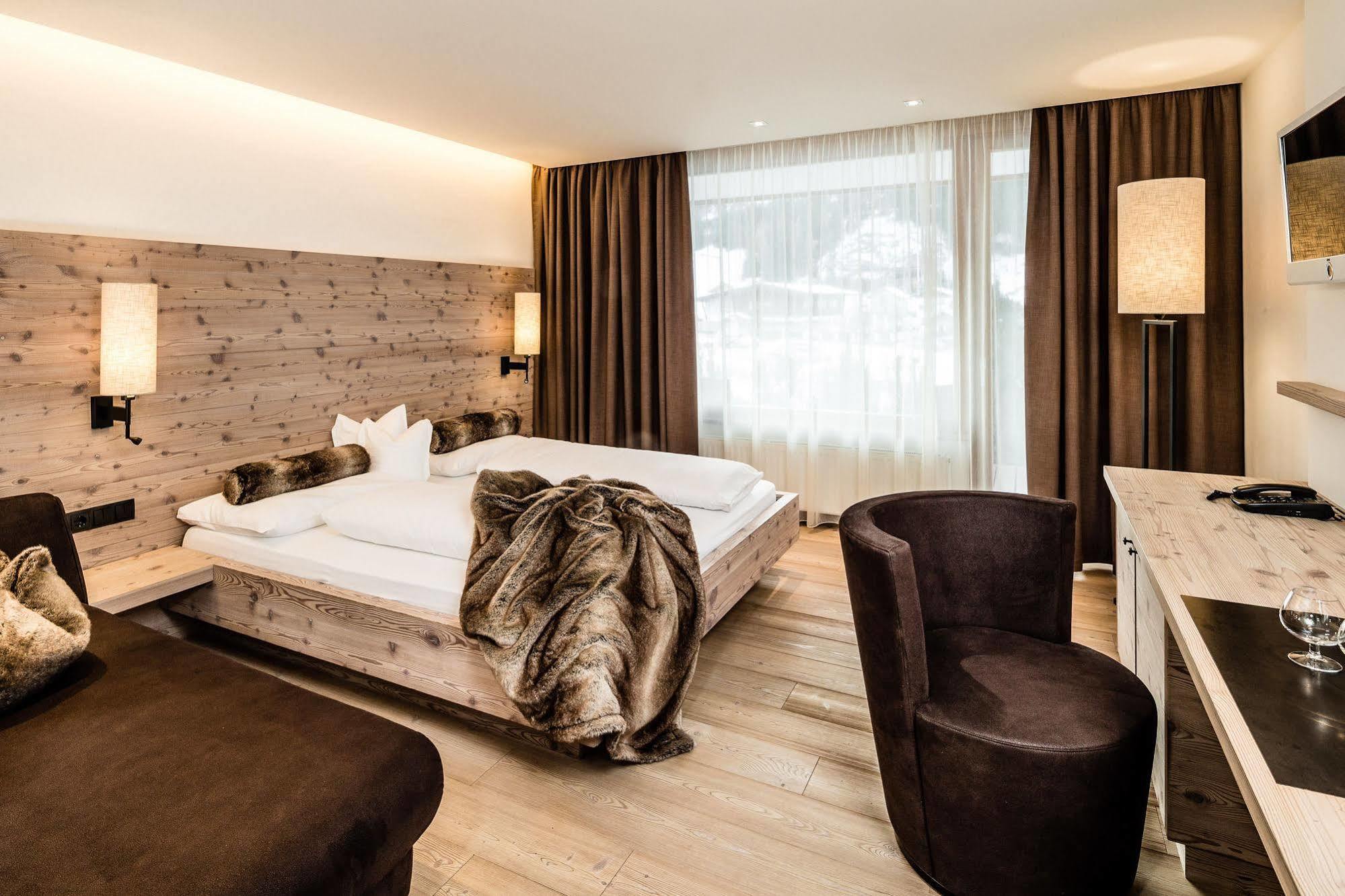 Arthotel Anterleghes - Gardenahotels Selva di Val Gardena Exterior photo
